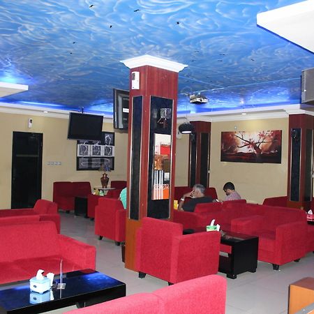 Hollywood Hotel Dżakarta Zewnętrze zdjęcie