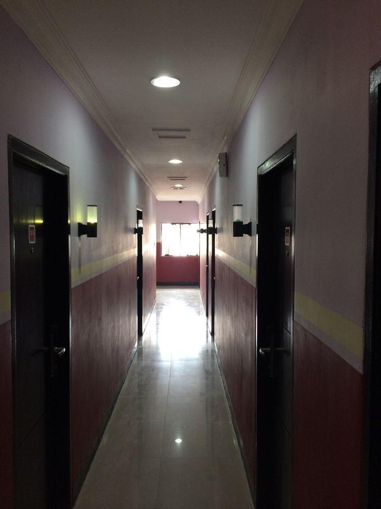 Hollywood Hotel Dżakarta Zewnętrze zdjęcie